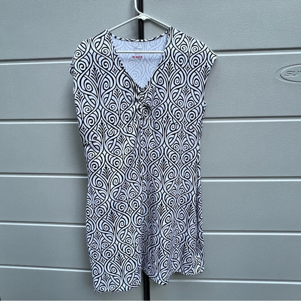 Title Nine Daring Dress Black White Stretch Ruched Bust Short Sleeve Large